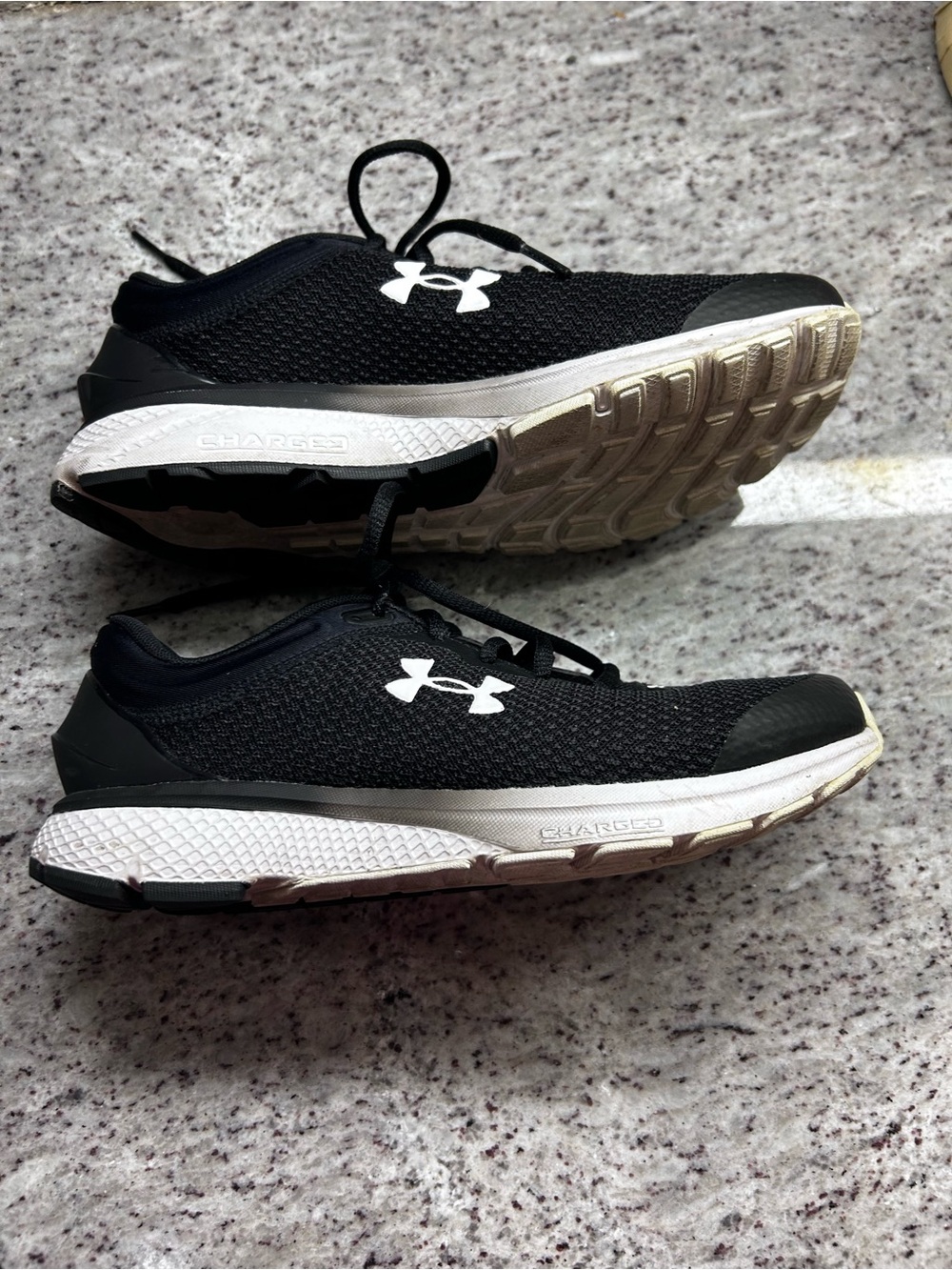 Mens Under Armour Charged Black and White Athletic Running Sneakers size 8 - Picture 3 of 6